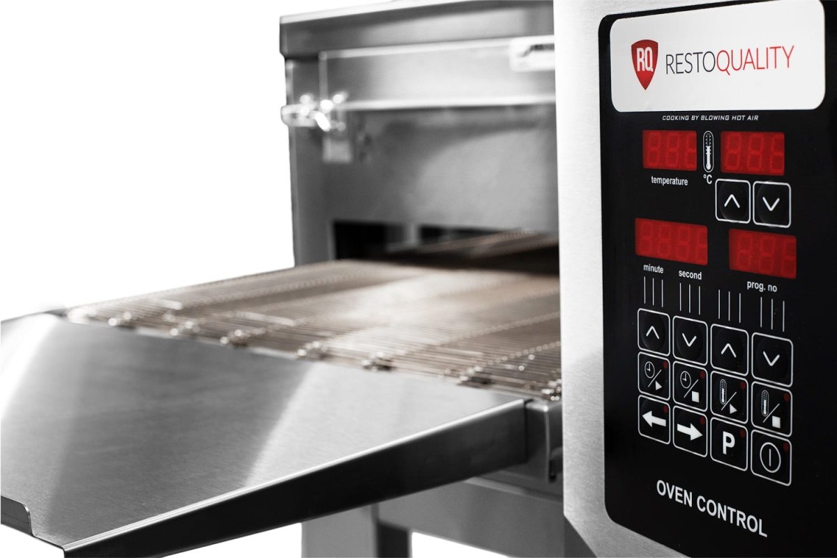 Pieczenie pizzy w piecu tunelowym SET1600